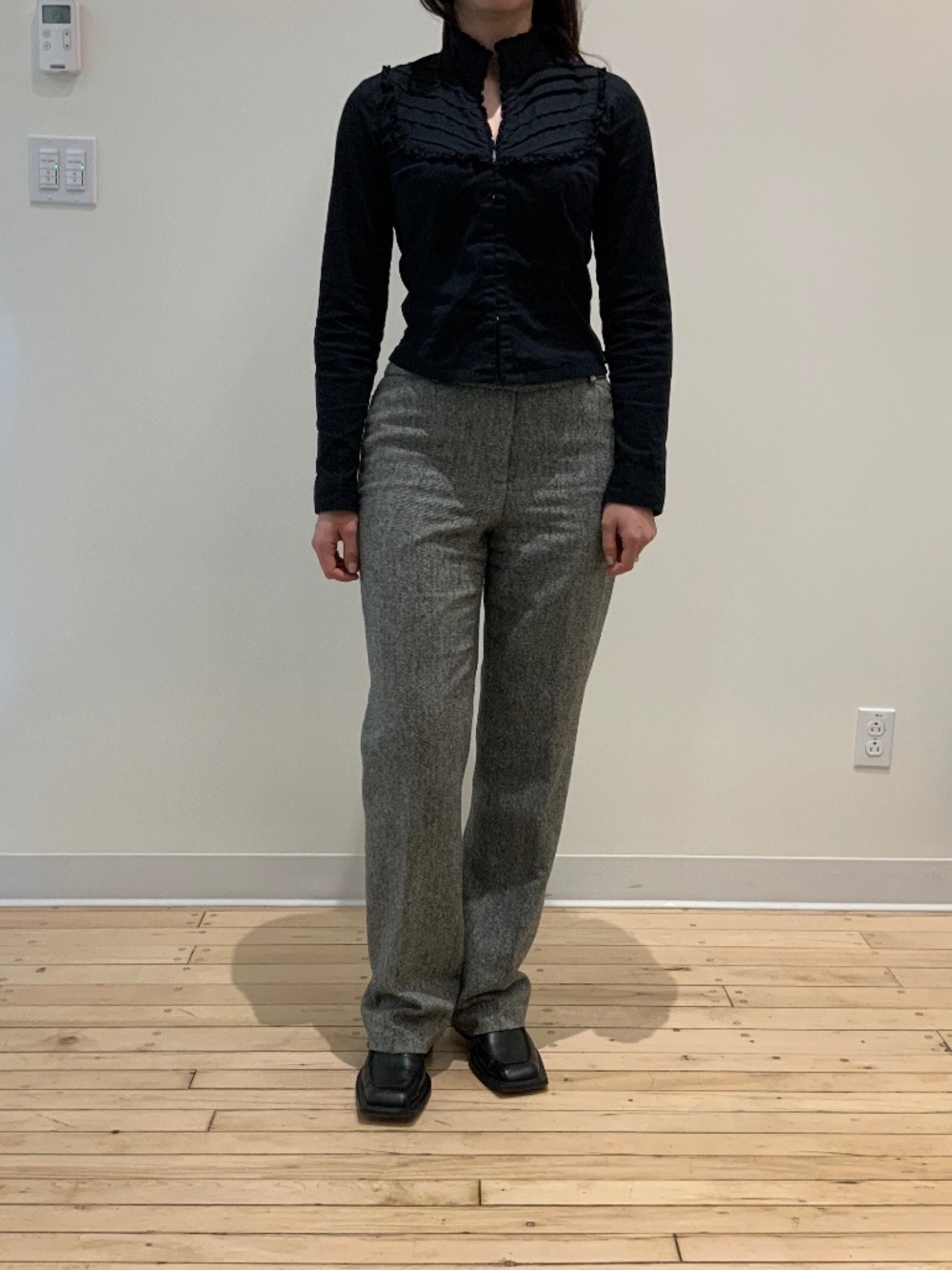 Women’s pants, with full length lining, size 8, colour grey,